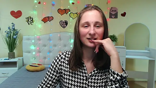 MichelLeee online show from 03.07.25