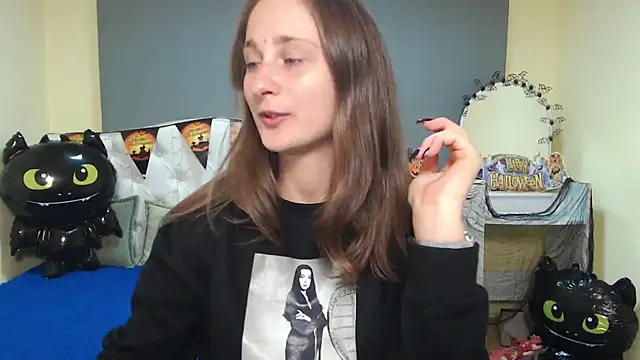 MichelLeee online show from 10.28.25