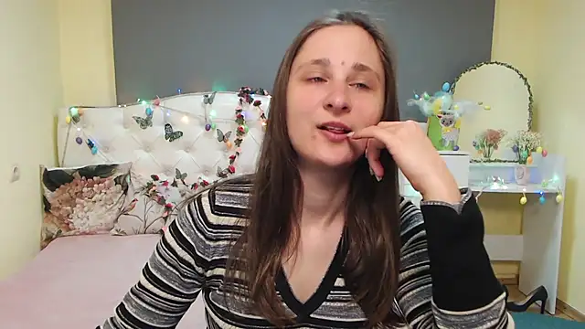 MichelLeee online show from 04.06.26