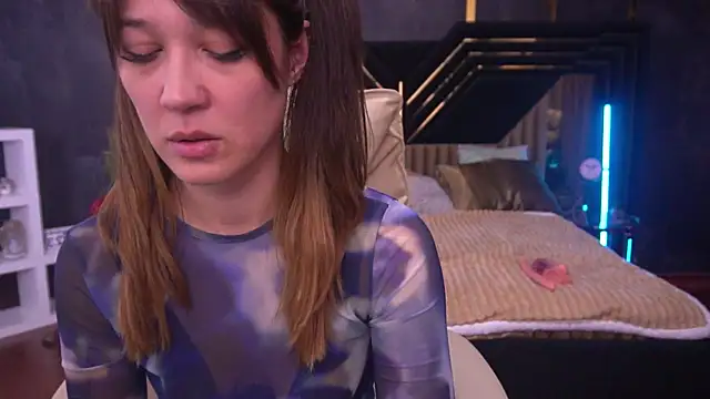 DreamyLinaa online show from 01.24.25