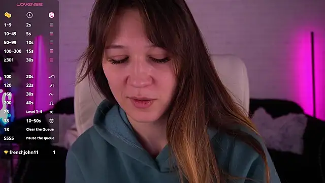 DreamyLinaa online show from 01.28.25