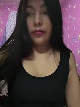 Snapshot of Velyn_18 chatting on 12.16.25 Velyn 18 online show from 12.16.25