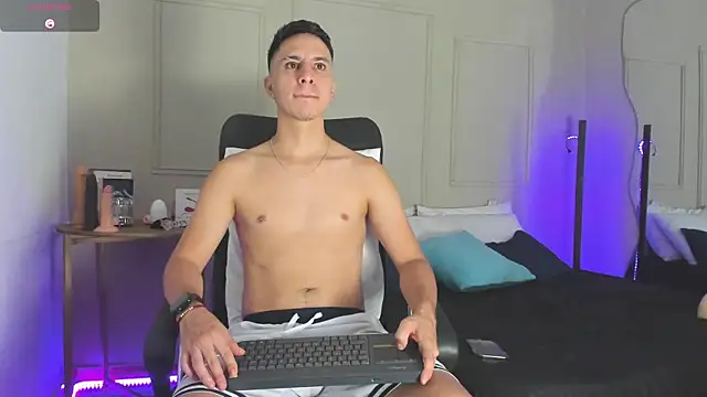 Snapshot of -Bruno-Bs chatting on 12.20.24 -Bruno-Bs online show from 12.20.24