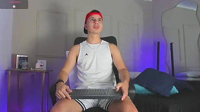 Snapshot of -Bruno-Bs chatting on 01.11.25 -Bruno-Bs online show from 01.11.25