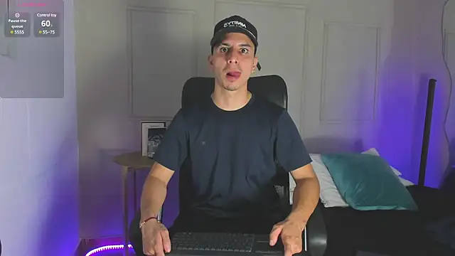 Snapshot of -Bruno-Bs chatting on 02.05.25 -Bruno-Bs online show from 02.05.25