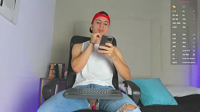 Snapshot of -Bruno-Bs chatting on 02.18.25 -Bruno-Bs online show from 02.18.25