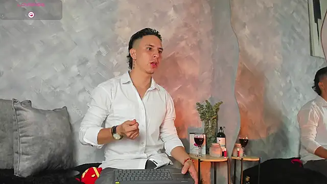 Snapshot of -Bruno-Bs chatting on 09.25.25 -Bruno-Bs online show from 09.25.25