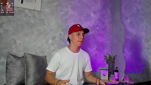 Snapshot of -Bruno-Bs chatting on 09.29.25 -Bruno-Bs online show from 09.29.25