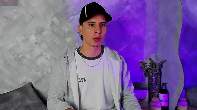 Snapshot of -Bruno-Bs chatting on 10.06.25 -Bruno-Bs online show from 10.06.25