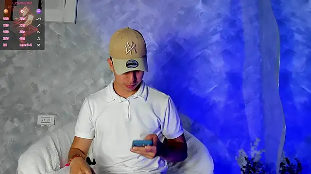 Snapshot of -Bruno-Bs chatting on 11.17.25 -Bruno-Bs online show from 11.17.25