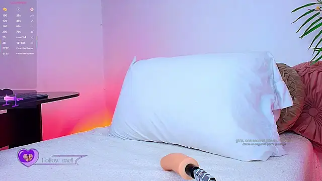 Snapshot of Kinky__Karo chatting on 01.11.26 Kinky Karo online show from 01.11.26