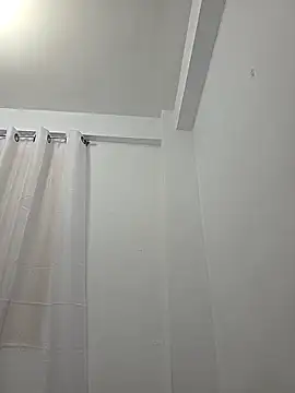 Snapshot of NeredaXxx chatting on 11.26.25 NeredaXxx online show from 11.26.25