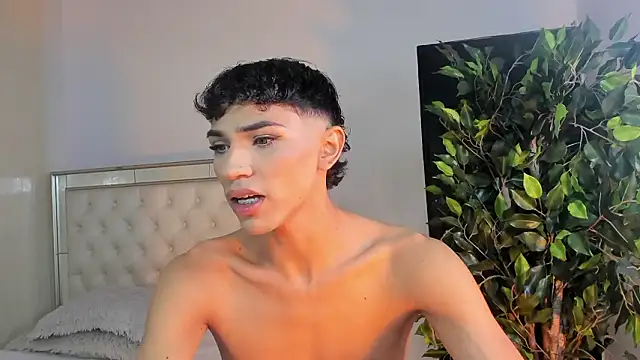 Snapshot of im_sebaslopez chatting on 02.01.26 im sebaslopez online show from 02.01.26