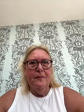 MoistCurveyChanel online show from 07.15.26