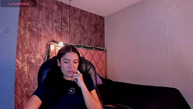 SKYLERWHIITEE online show from 12.12.24