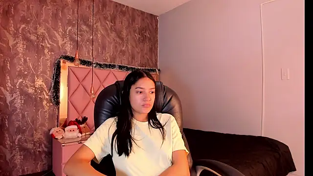 SKYLERWHIITEE online show from 12.19.24