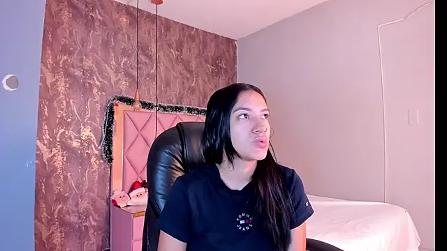 SKYLERWHIITEE online show from 12.21.24