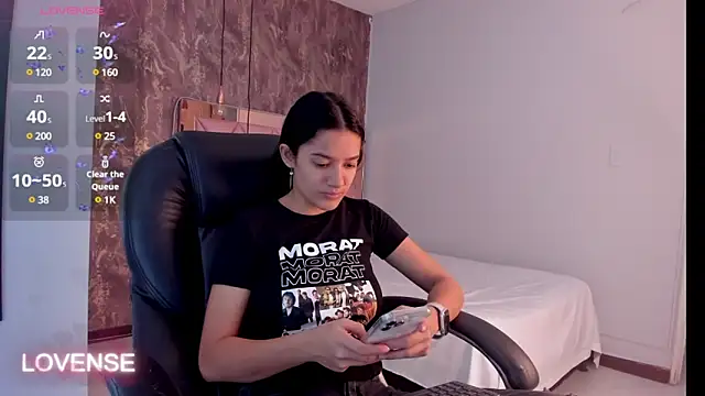 SKYLERWHIITEE online show from 02.05.25