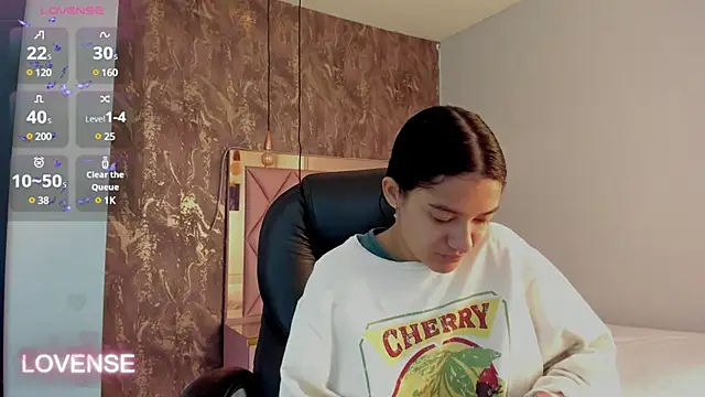 SKYLERWHIITEE online show from 02.07.25