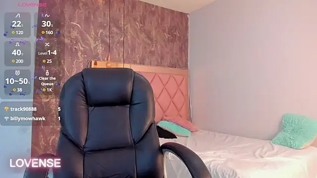 SKYLERWHIITEE online show from 02.26.25