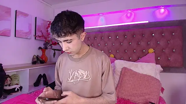 Noah Xitruxx online show from 10.15.25