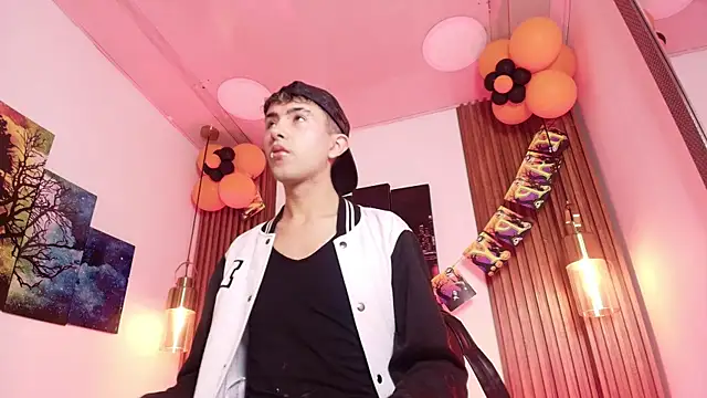 Noah Xitruxx online show from 10.31.25