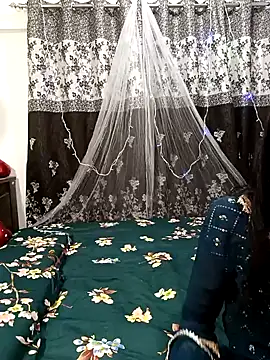 Snapshot of Cute-Bhavya chatting on 01.09.25 Cute-Bhavya online show from 01.09.25