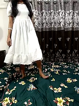 Snapshot of Cute-Bhavya chatting on 02.14.25 Cute-Bhavya online show from 02.14.25