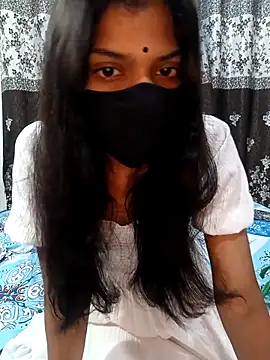 Snapshot of Cute-Bhavya chatting on 03.05.25 Cute-Bhavya online show from 03.05.25