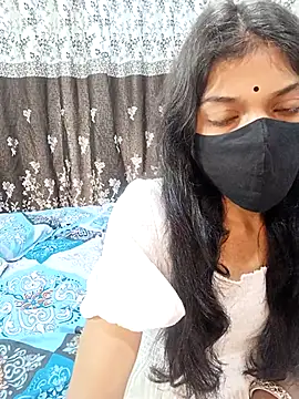 Snapshot of Cute-Bhavya chatting on 03.05.25 Cute-Bhavya online show from 03.05.25