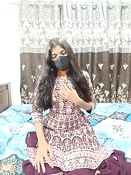 Snapshot of Cute-Bhavya chatting on 03.08.25 Cute-Bhavya online show from 03.08.25
