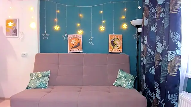 Xloe Queen online show from 12.13.24