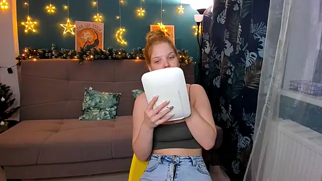 Xloe Queen online show from 12.22.24