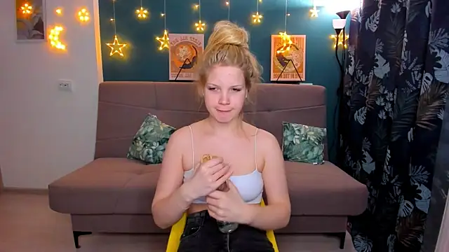 Xloe Queen online show from 02.02.25