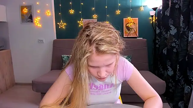 Xloe Queen online show from 03.01.25