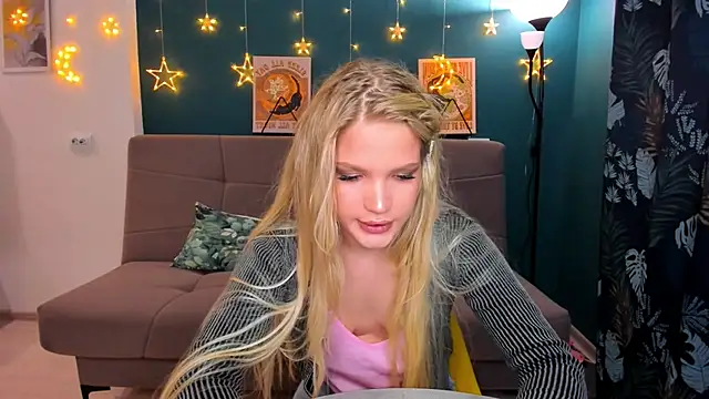 Xloe Queen online show from 03.14.25