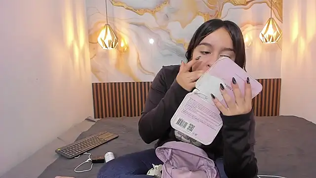 MelissaGilll online show from 11.30.25