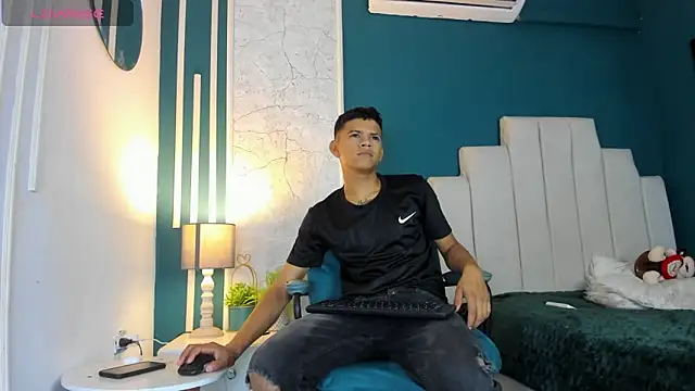 Snapshot of Jeffry_wolvess chatting on 02.27.25 Jeffry wolvess online show from 02.27.25