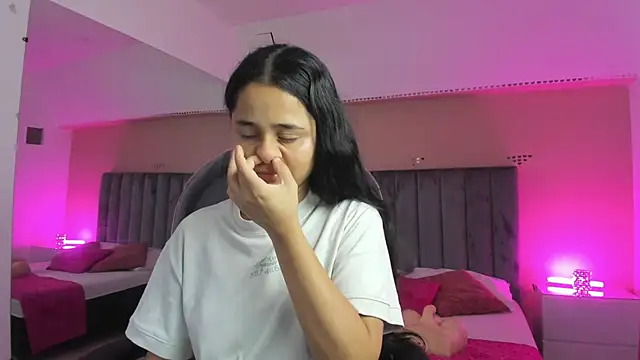 Giselle Roldan online show from 04.10.26