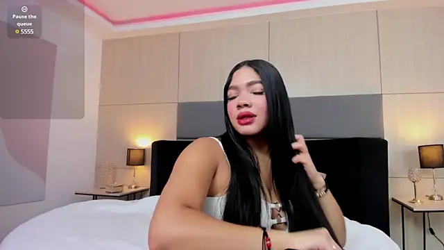 Snapshot of AllissonJames chatting on 03.12.25 AllissonJames online show from 03.12.25