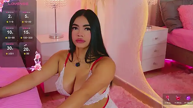 Snapshot of AllissonJames chatting on 12.03.25 AllissonJames online show from 12.03.25