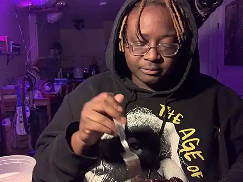 BigKittyRaven online show from 02.12.25