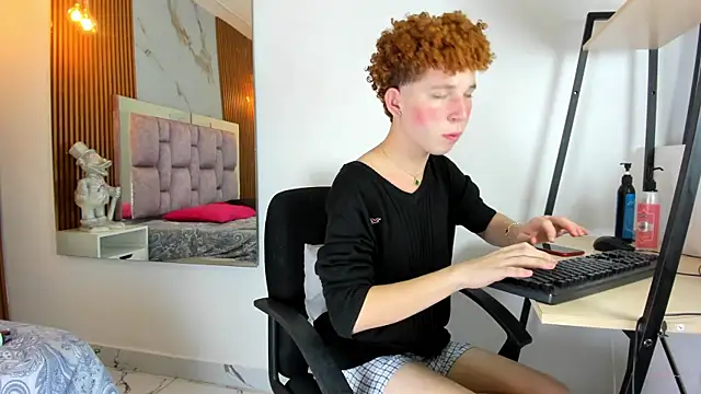 Snapshot of _Brihan chatting on 12.19.24 Brihan online show from 12.19.24