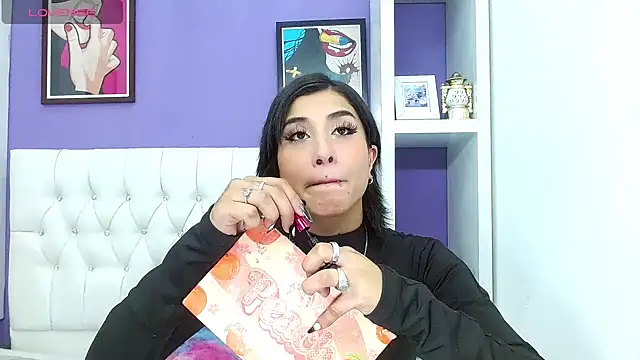 Snapshot of aliss-diaz chatting on 01.29.25 aliss-diaz online show from 01.29.25