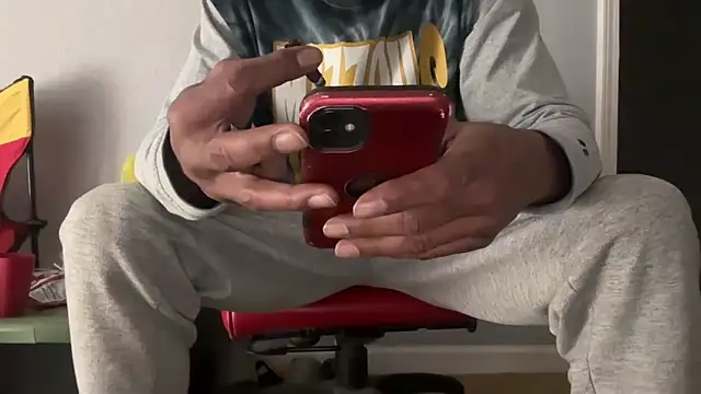 Snapshot of skarfosbabes69 chatting on 02.01.26 skarfosbabes69 online show from 02.01.26