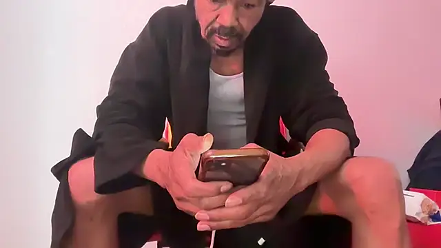 Snapshot of skarfosbabes69 chatting on 02.14.26 skarfosbabes69 online show from 02.14.26