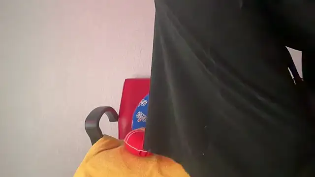 Snapshot of skarfosbabes69 chatting on 02.16.26 skarfosbabes69 online show from 02.16.26