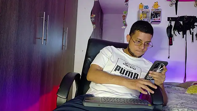 Snapshot of Nymphobuddies chatting on 02.28.26 Nymphobuddies online show from 02.28.26