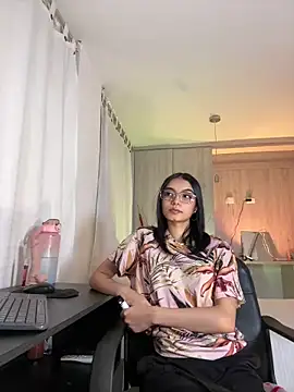 Snapshot of AnabelWolf chatting on 12.13.24 AnabelWolf online show from 12.13.24