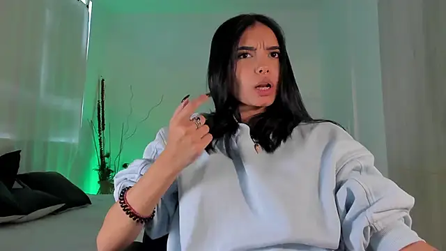 Snapshot of AnabelWolf chatting on 01.27.25 AnabelWolf online show from 01.27.25